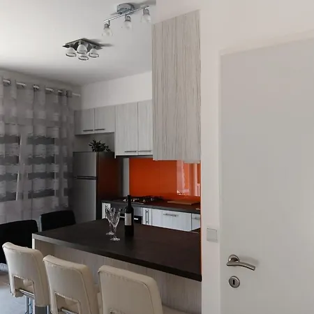 With Parking Space - 24724 Appartement