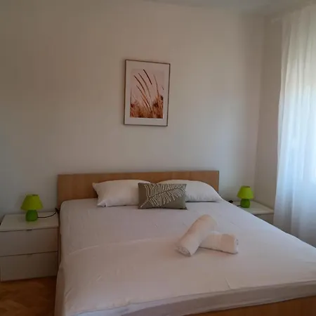 Appartement With Parking Space - 24724 *